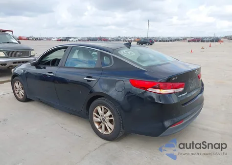 2017 Kia Optima Lx z USA, uszkodzony, nr VIN 5XXGT4L31HG142015